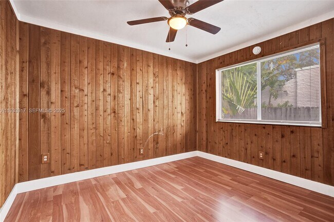 Photo - 249 SW 4th St Unit 1