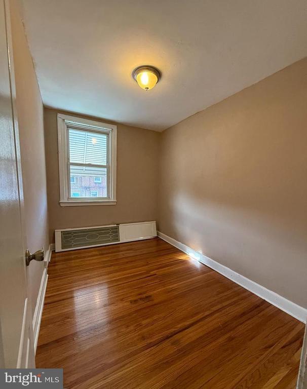 Photo - 4240 Sheffield Ave