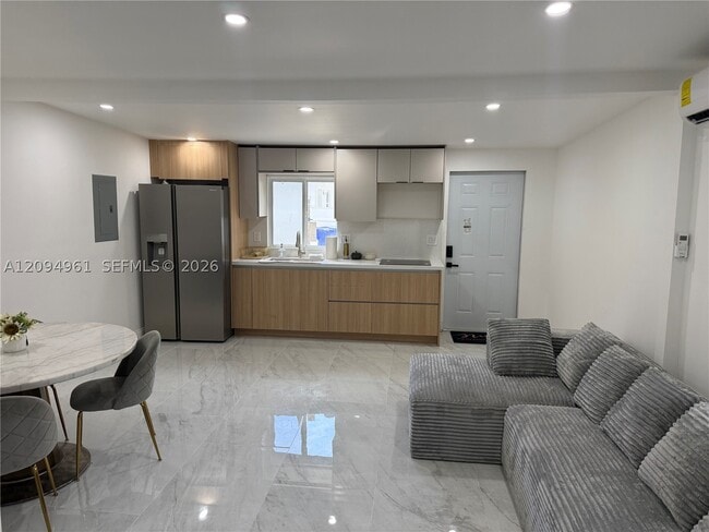 761 NW 34th St Unit 763
