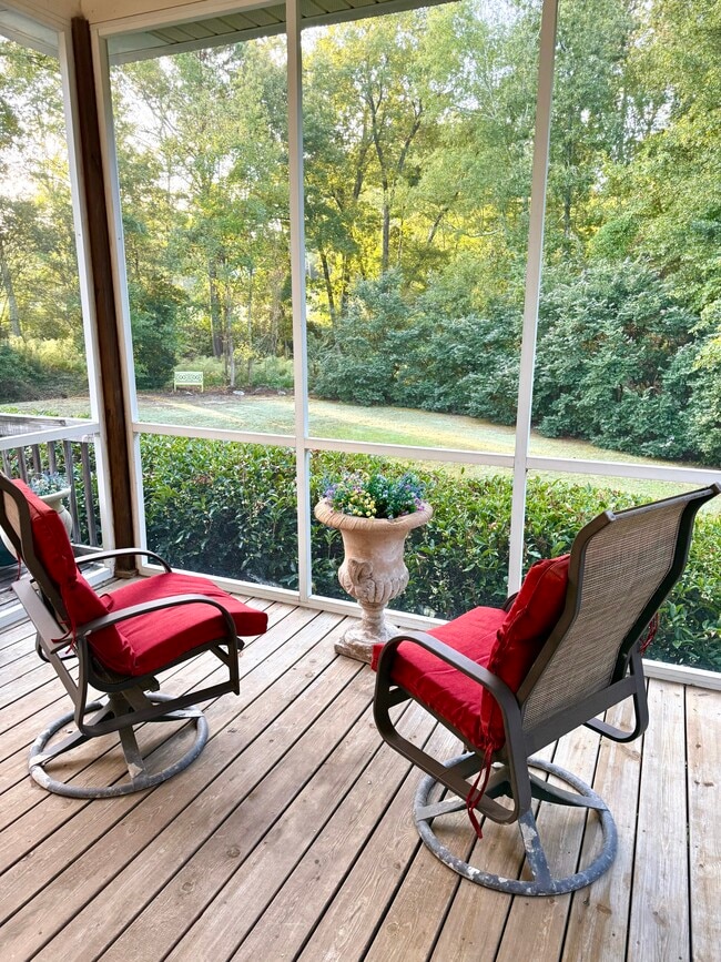 Photo - 100 Cottonwood Creek Ln