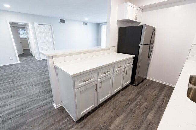 Photo - 1371 S. Beverly Glen Blvd.