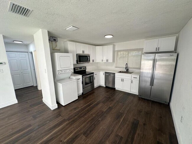 Building Photo - 2111 Mara Ct Unit 2 Rental