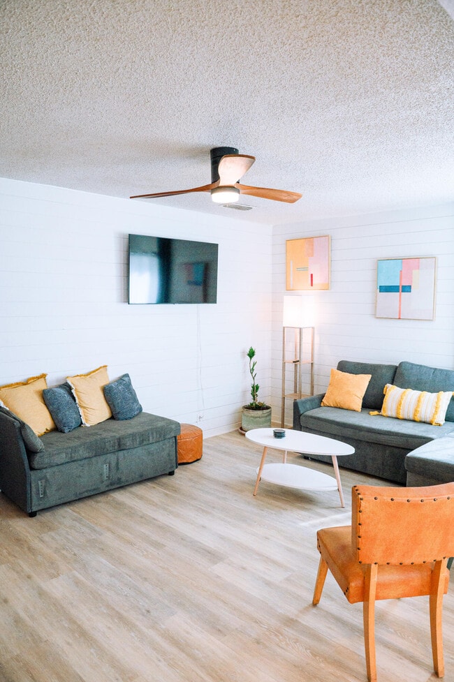 Photo - 2436 24th St