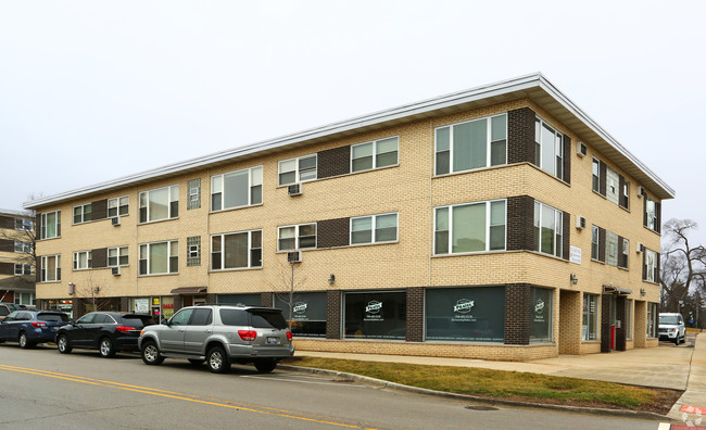 Primary Photo - 906-914 Curtiss St Apartments