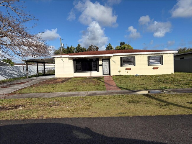 Building Photo - 1315 SW 93rd Pl