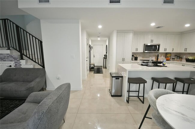 Photo - 1339 NW 2nd Ln