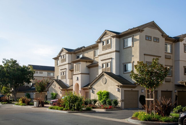 Sycamore Bay Apartments