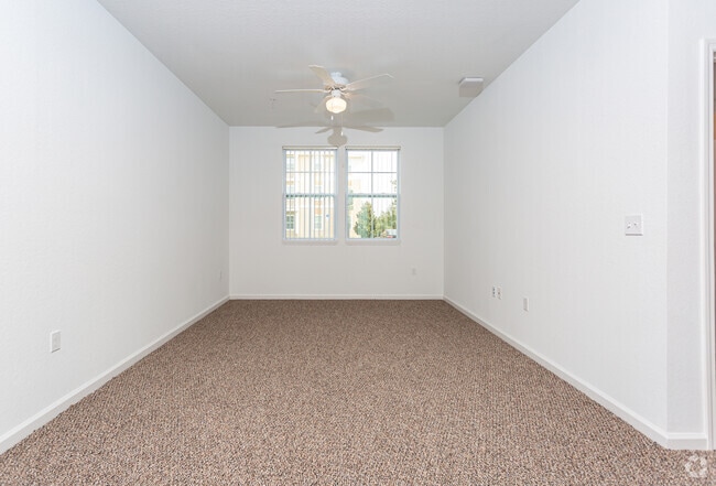 3BR, 3BA -1049 SF