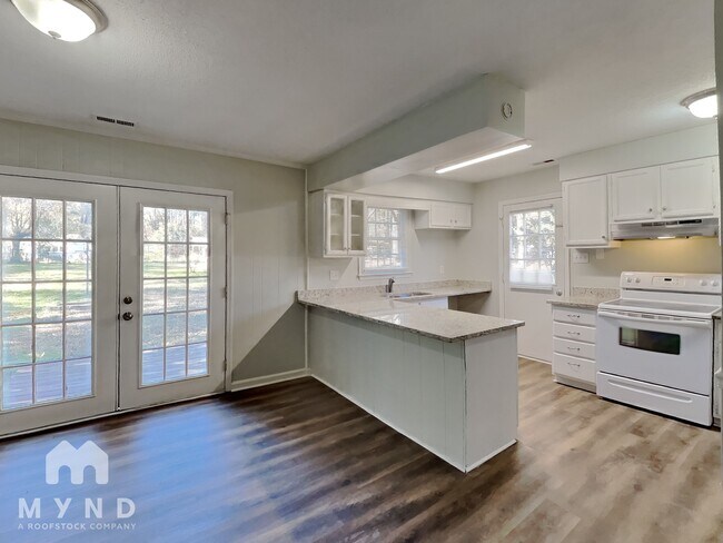 Photo - 201 Indian Trail