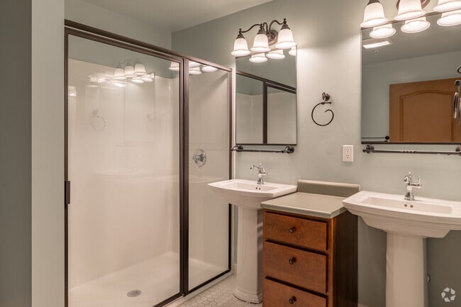2BR, 1BA - 840SF Layout 1