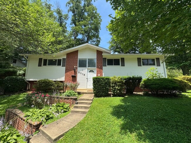Gorgeous 4 Bed 3 Bath Home Sitting On Spac... - Gorgeous 4 Bed 3 Bath Home Sitting On Spac...