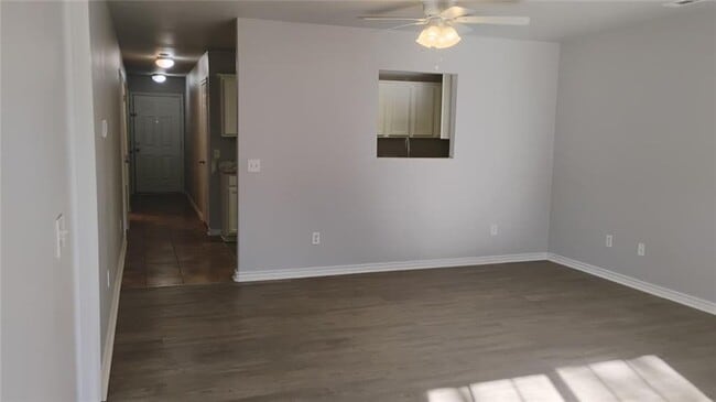 Photo - 281 Graystone Cir