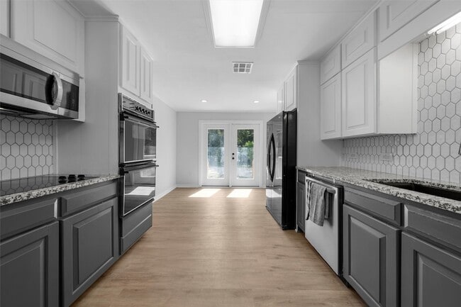 Photo - 2416 Lake Air Dr