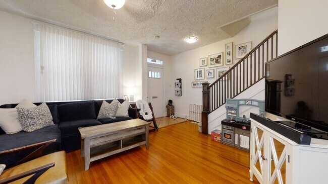 Photo - 1718 D St SE