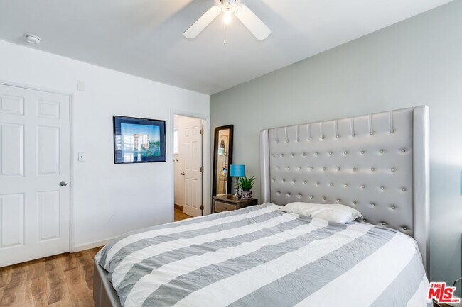 Photo - 137 Rexford Dr Unidad 1/4