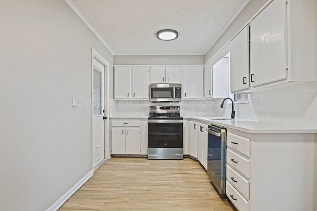 Photo - 1607 Denison Dr
