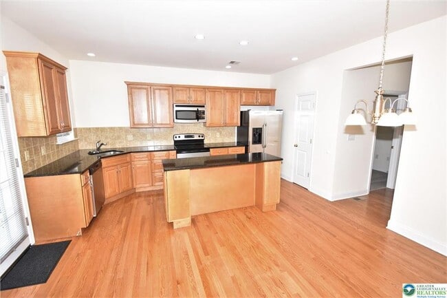 Photo - 101 Highlands Blvd