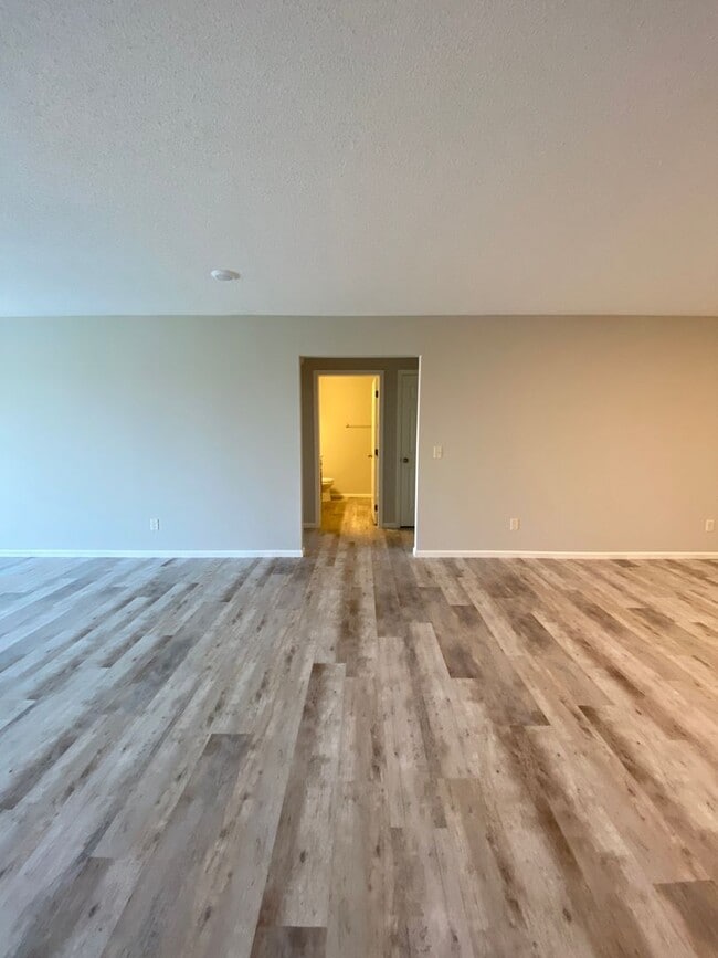 1551-C Gunston Drive