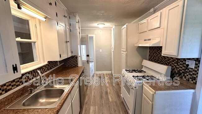 Photo - 714 W Hurd St