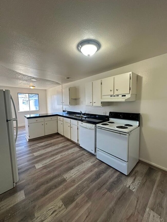 Photo - 3 Bedroom Duplex with Carport