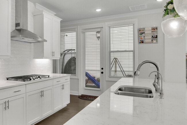 1070 Poppy Pointe
