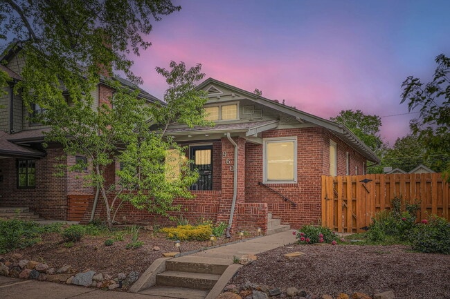 Building Photo - 960 Monroe St