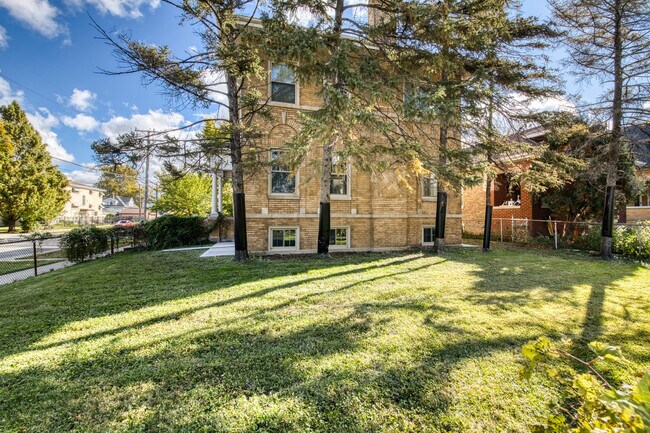 Photo - 7131 W Altgeld St