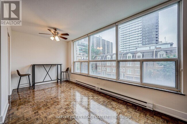 Photo - 133 Erskine Ave Unit 301