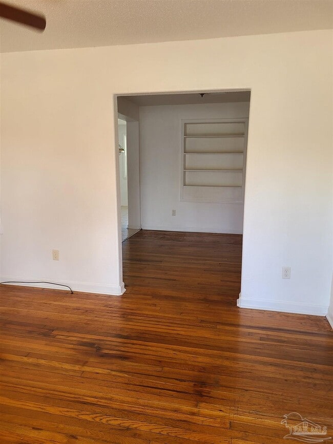 Photo - 415 Gibbs Rd