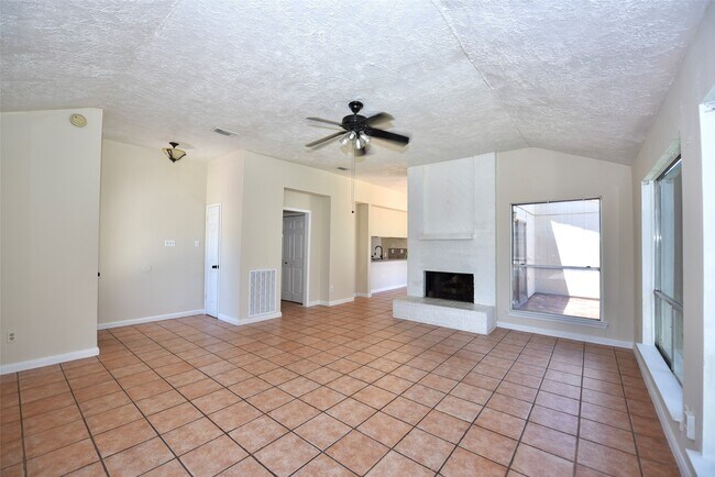 Photo - 16222 Queensdale Dr