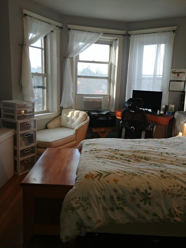 Building Photo - 1868 Commonwealth Avenue Unit 14 Rental