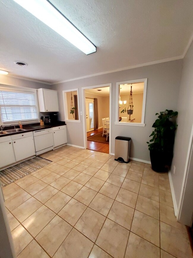 Photo - Desireable Home in Surfside Beach just blocks from the ocean