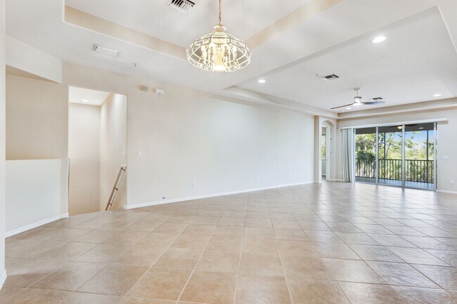 12866 Carrington Cir