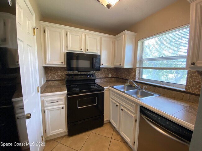 Photo - 210 Spring Dr Unit 7