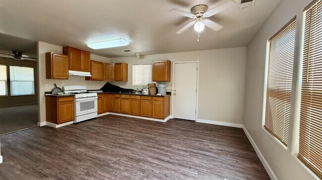 Photo - 119 W 2nd St