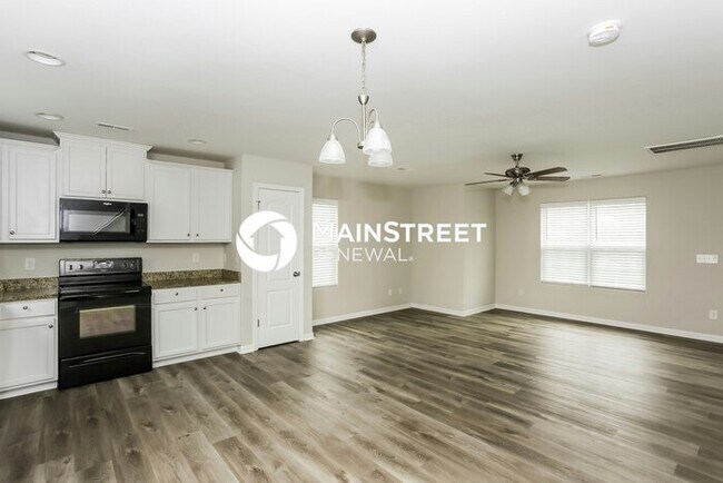 Photo - 3 Bedroom Pet-Friendly Home in Charlotte, NC with Main Street Renewal