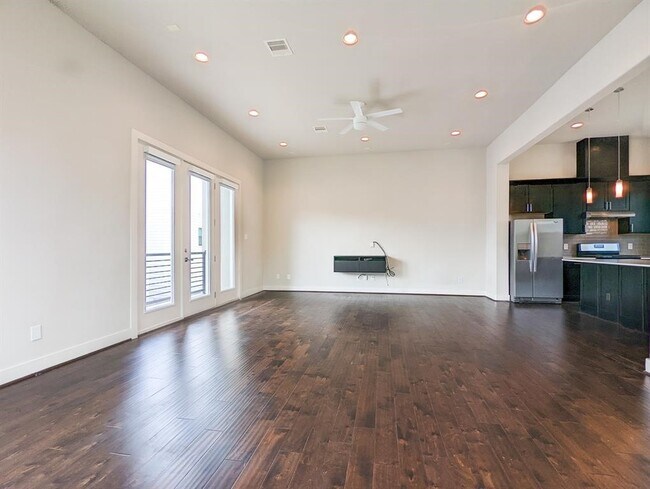 Photo - 1140 W 24th St Unidad E