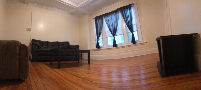 Photo - 1526 E Genesee St Unit Apt 4