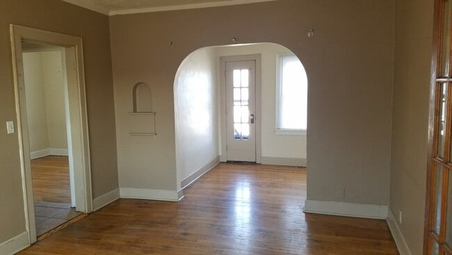 Photo - 10 N 31st