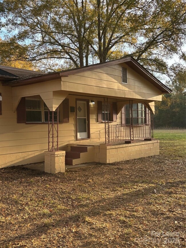 Photo - 242 John C Rd