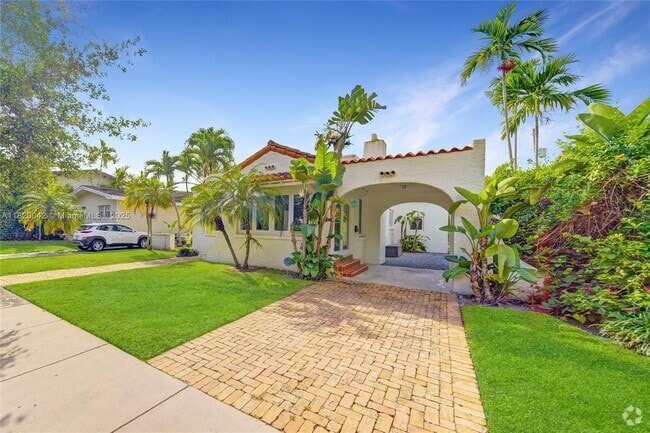 Building Photo - 1212 Medina Ave Rental