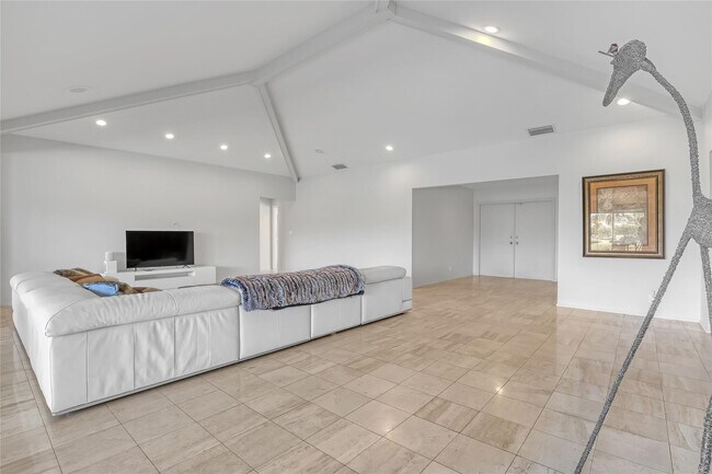 Photo - 4989 Pineview Cir