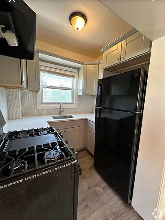 Building Photo - 6 Dover St Unit 1 Rental