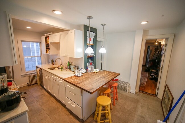 Photo - 107 Howe St Unit House