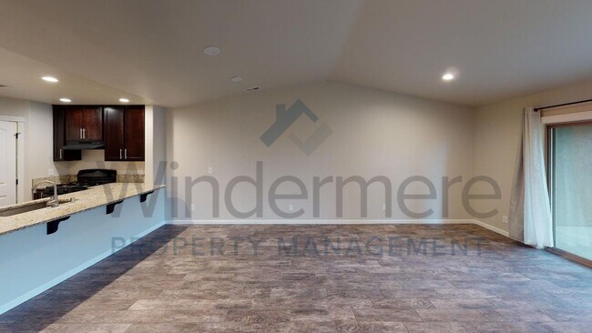 Photo - Evan41 Unit #B