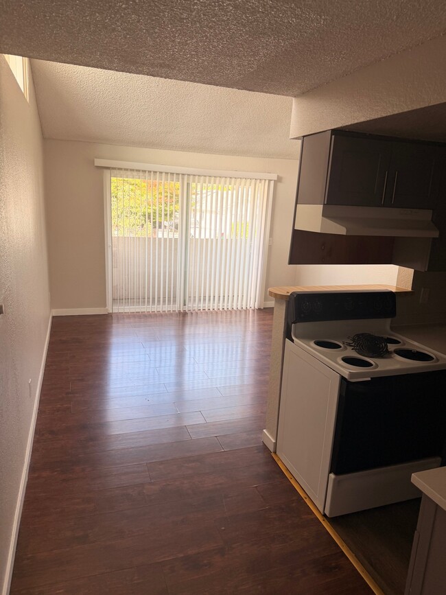 10836 1st Ave SW Unit 3