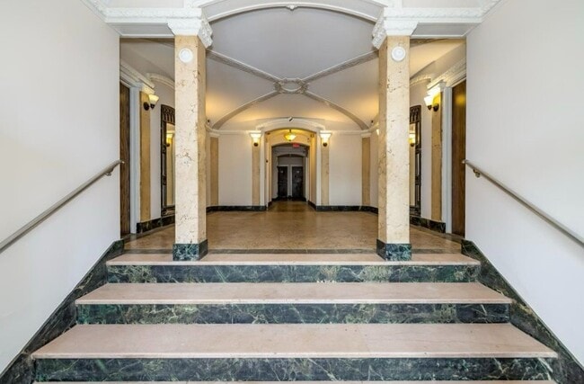 Photo - 5616 Pershing Ave Unit 63