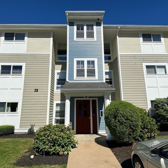 Building Photo - 26 Beacon St Unit 28B Rental