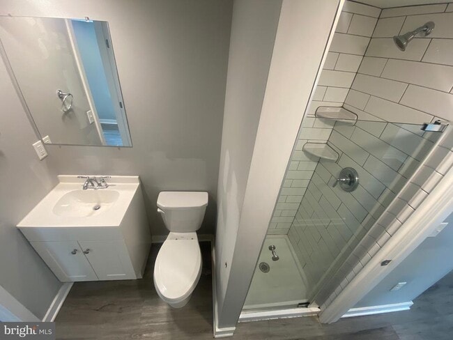 Photo - 218 W King St