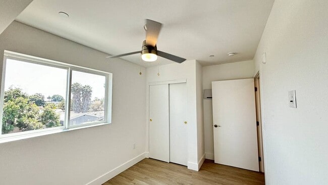 Photo - 9300 Compton Ave